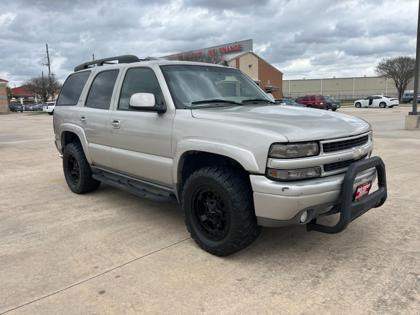 2006 SILVER /gray Chevrolet Tahoe 4WD (1GNEK13T76R) with an 5.3L V8 OHV 16V engine, 4-Speed Automatic Overdrive transmission, located at 14700 Tomball Parkway 249, Houston, TX, 77086, (281) 444-2200, 29.928619, -95.504074 - Photo#0